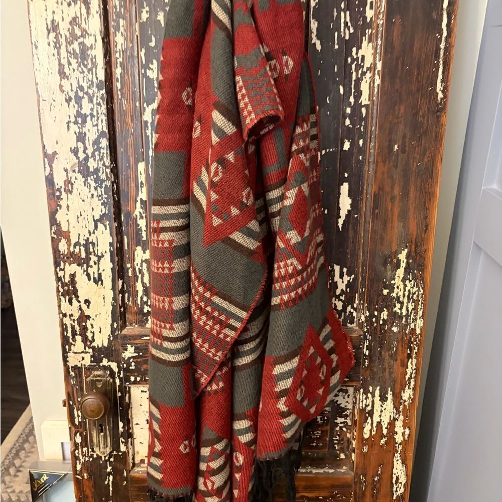 Southwestern Aztec women’s wide acrylic scarf with buttons. OS western.